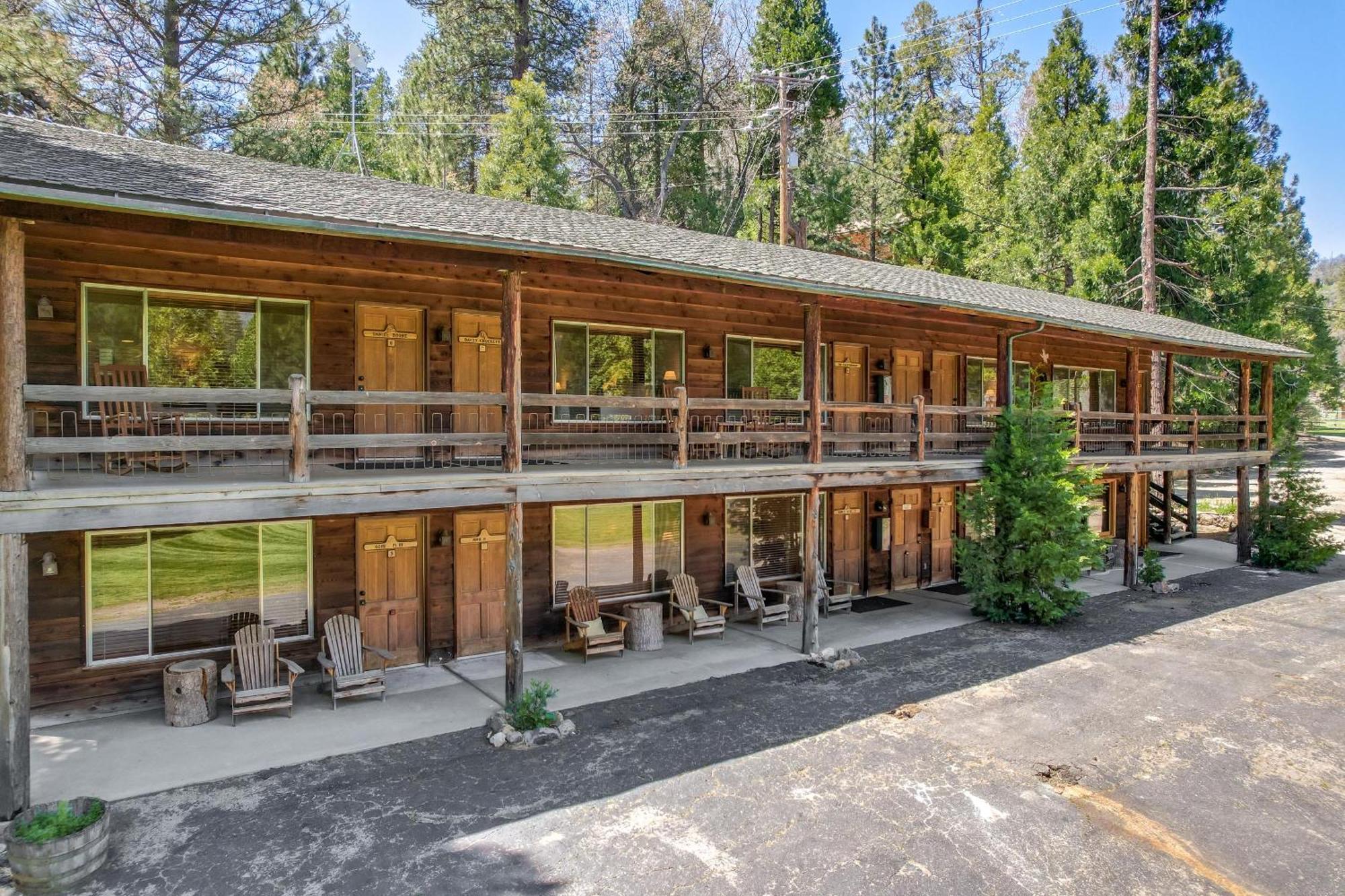 Big Pine Suite Cn Lodge R#1 Ponderosa Exterior photo